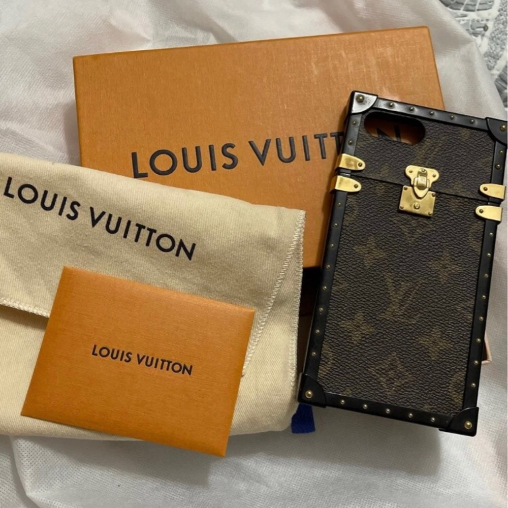 Louis Vuitton Brown Eye Trunk Eclipse IPhone 7 Plus phone case